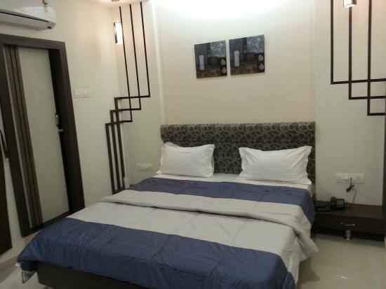 Shiv Hotel